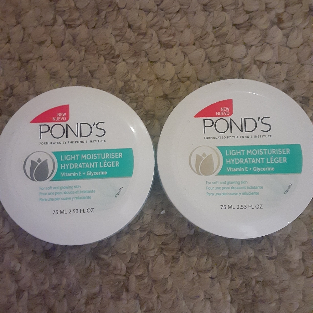 Pond's Hydrating Light Moisturizer